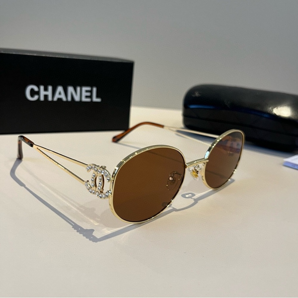Chanel Gold Aviator Sunglasses with Signature Detailing - Picture 2 of 8